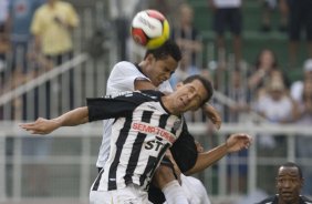 CORINTHIANS/SP X SANTOS/SANTOS - em um lance da partida realizada esta tarde no estdio do Pacaembu, zona oeste da cidade, vlido pelo Campeonato Paulista de 2009