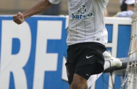 CORINTHIANS/SP X SANTOS/SANTOS - em um lance da partida realizada esta tarde no estdio do Pacaembu, zona oeste da cidade, vlido pelo Campeonato Paulista de 2009