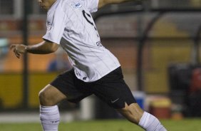 CORINTHIANS/SP X ITUANO/ITU - em um lance da partida realizada esta noite no estdio do Pacaembu, zona oeste da cidade, vlido pelo Campeonato Paulista de 2009