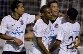 CORINTHIANS/SP X ITUANO/ITU - em um lance da partida realizada esta noite no estádio do Pacaembu, zona oeste da cidade, válido pelo Campeonato Paulista de 2009