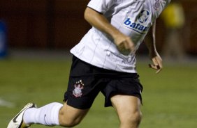 CORINTHIANS/SP X ITUANO/ITU - em um lance da partida realizada esta noite no estdio do Pacaembu, zona oeste da cidade, vlido pelo Campeonato Paulista de 2009