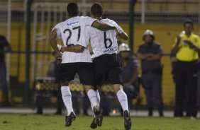CORINTHIANS/SP X ITUANO/ITU - em um lance da partida realizada esta noite no estádio do Pacaembu, zona oeste da cidade, válido pelo Campeonato Paulista de 2009