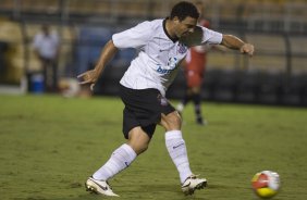CORINTHIANS/SP X ITUANO/ITU - em um lance da partida realizada esta noite no estdio do Pacaembu, zona oeste da cidade, vlido pelo Campeonato Paulista de 2009
