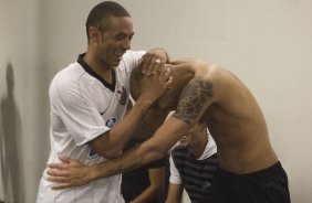 CORINTHIANS/SP X SAO PAULO/SP- em um lance da partida realizada esta tarde no estdio do Pacaembu, zona oeste da cidade, no primeiro jogo das semi-finais do Campeonato Paulista de 2009