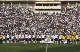 CORINTHIANS/SP X SAO PAULO/SP- em um lance da partida realizada esta tarde no estdio do Pacaembu, zona oeste da cidade, no primeiro jogo das semi-finais do Campeonato Paulista de 2009