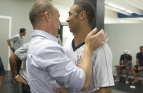 CORINTHIANS/SP X SAO PAULO/SP- em um lance da partida realizada esta tarde no estdio do Pacaembu, zona oeste da cidade, no primeiro jogo das semi-finais do Campeonato Paulista de 2009