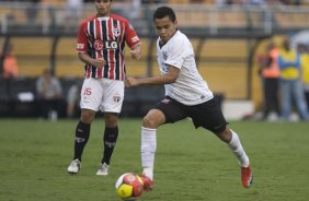 CORINTHIANS/SP X SAO PAULO/SP- em um lance da partida realizada esta tarde no estdio do Pacaembu, zona oeste da cidade, no primeiro jogo das semi-finais do Campeonato Paulista de 2009