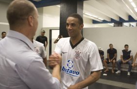 CORINTHIANS/SP X SAO PAULO/SP- em um lance da partida realizada esta tarde no estdio do Pacaembu, zona oeste da cidade, no primeiro jogo das semi-finais do Campeonato Paulista de 2009
