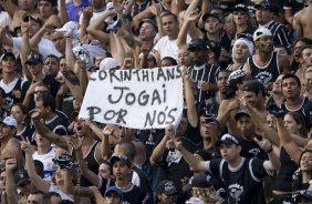 CORINTHIANS/SP X SAO PAULO/SP- em um lance da partida realizada esta tarde no estdio do Pacaembu, zona oeste da cidade, no primeiro jogo das semi-finais do Campeonato Paulista de 2009