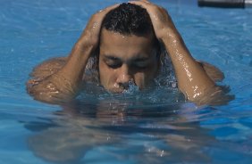 Durante o treino do Corinthians realizado esta manh em uma academia na cidade de Campo Grande, como preparao para o jogo de domingo, 19/04, a tarde, no Morumbi, contra o So Paulo, jogo de volta vlido pelas semi-finais do Campeonato Paulista 2009