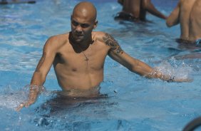 Durante o treino do Corinthians realizado esta manh em uma academia na cidade de Campo Grande, como preparao para o jogo de domingo, 19/04, a tarde, no Morumbi, contra o So Paulo, jogo de volta vlido pelas semi-finais do Campeonato Paulista 2009