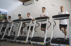 Durante o treino do Corinthians realizado esta manh em uma academia na cidade de Campo Grande, como preparao para o jogo de domingo, 19/04, a tarde, no Morumbi, contra o So Paulo, jogo de volta vlido pelas semi-finais do Campeonato Paulista 2009