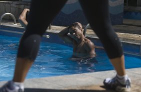 Durante o treino do Corinthians realizado esta manh em uma academia na cidade de Campo Grande, como preparao para o jogo de domingo, 19/04, a tarde, no Morumbi, contra o So Paulo, jogo de volta vlido pelas semi-finais do Campeonato Paulista 2009