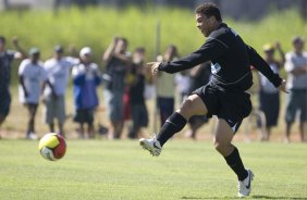 Durante o treino do Corinthians realizado esta manh, no Parque Ecolgico do Tiete, zona leste da cidade. O time joga amanh, domingo, 18/04 a tarde, pelo Campeonato Paulista 2009 o segundo jogo da semi-final contra o So Paulo, no estdio do Morumbi