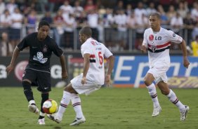 SAO PAULO/SP X CORINTHIANS/SP - em um lance da partida realizada esta tarde no estdio do Morumbi, zona sul da cidade, no segundo jogo pelas semifinais do Campeonato Paulista de 2009