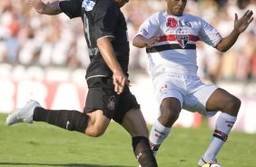 SAO PAULO/SP X CORINTHIANS/SP - em um lance da partida realizada esta tarde no estdio do Morumbi, zona sul da cidade, no segundo jogo pelas semifinais do Campeonato Paulista de 2009