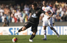 SAO PAULO/SP X CORINTHIANS/SP - em um lance da partida realizada esta tarde no estdio do Morumbi, zona sul da cidade, no segundo jogo pelas semifinais do Campeonato Paulista de 2009