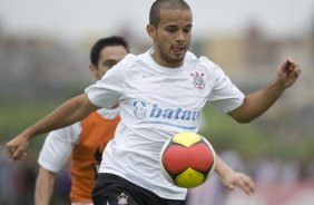 Durante o treino do Corinthians realizado esta manh, no Parque Ecolgico do Tiete, zona leste da cidade. O time joga amanh, domingo, 26/04 a tarde, o primeiro jogo da final do Campeonato Paulista 2009 contra o Santos, no estdio da Vila Belmiro, em Santos