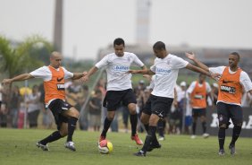 Durante o treino do Corinthians realizado esta manh, no Parque Ecolgico do Tiete, zona leste da cidade. O time joga amanh, domingo, 26/04 a tarde, o primeiro jogo da final do Campeonato Paulista 2009 contra o Santos, no estdio da Vila Belmiro, em Santos