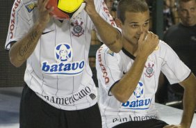 CORINTHIANS/SP X SANTOS/SANTOS - em um lance da partida realizada esta tarde no estádio do Pacaembu, zona oeste da cidade, na decisão do Campeonato Paulista de 2009
