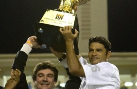 CORINTHIANS/SP X SANTOS/SANTOS - em um lance da partida realizada esta tarde no estádio do Pacaembu, zona oeste da cidade, na decisão do Campeonato Paulista de 2009