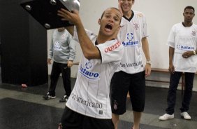CORINTHIANS/SP X SANTOS/SANTOS - em um lance da partida realizada esta tarde no estádio do Pacaembu, zona oeste da cidade, na decisão do Campeonato Paulista de 2009