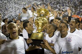 CORINTHIANS/SP X SANTOS/SANTOS - em um lance da partida realizada esta tarde no estdio do Pacaembu, zona oeste da cidade, na deciso do Campeonato Paulista de 2009