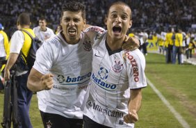 CORINTHIANS/SP X SANTOS/SANTOS - em um lance da partida realizada esta tarde no estádio do Pacaembu, zona oeste da cidade, na decisão do Campeonato Paulista de 2009