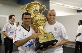 CORINTHIANS/SP X SANTOS/SANTOS - em um lance da partida realizada esta tarde no estádio do Pacaembu, zona oeste da cidade, na decisão do Campeonato Paulista de 2009