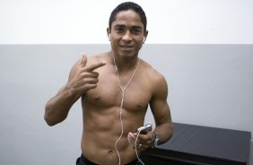 CORINTHIANS/SP X SANTOS/SANTOS - nos vestiários antes da partida realizada esta tarde no estádio do Pacaembu, zona oeste da cidade, na decisão do Campeonato Paulista de 2009