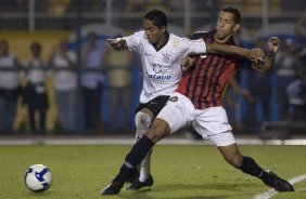 CORINTHIANS/SP X ATLETICO PARANAENSE/PR - em um lance da partida realizada esta noite no estádio do Pacaembu, zona oeste da cidade, na decisão da vaga pelas oitavas de final da Copa do Brasil 2009