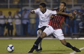 CORINTHIANS/SP X ATLETICO PARANAENSE/PR - em um lance da partida realizada esta noite no estdio do Pacaembu, zona oeste da cidade, na deciso da vaga pelas oitavas de final da Copa do Brasil 2009