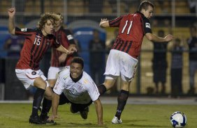 CORINTHIANS/SP X ATLETICO PARANAENSE/PR - em um lance da partida realizada esta noite no estádio do Pacaembu, zona oeste da cidade, na decisão da vaga pelas oitavas de final da Copa do Brasil 2009