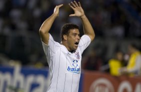 CORINTHIANS/SP X ATLETICO PARANAENSE/PR - em um lance da partida realizada esta noite no estádio do Pacaembu, zona oeste da cidade, na decisão da vaga pelas oitavas de final da Copa do Brasil 2009