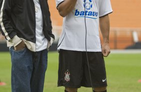 Durante o treino do Corinthians realizado esta manh no Pacaembu, quando foram apresentados os novos uniformes oficiais. O prximo jogo ser contra o Internacional/RS no Pacaembu, amanh, domingo, 10/05 a tarde, primeiro jogo no Campeonato Brasileiro de 2009