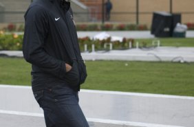 CORINTHIANS/SP X INTERNACIONAL/RS - em um lance da partida realizada esta tarde no estádio do Pacaembu, zona oeste da cidade, na primeira partida pelo Campeonato Brasileiro de 2009