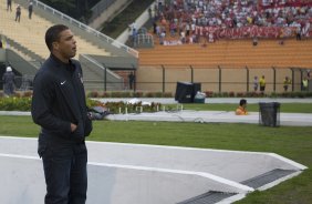 CORINTHIANS/SP X INTERNACIONAL/RS - em um lance da partida realizada esta tarde no estdio do Pacaembu, zona oeste da cidade, na primeira partida pelo Campeonato Brasileiro de 2009