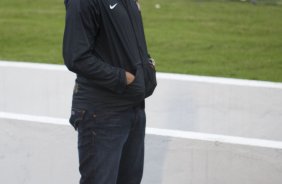 CORINTHIANS/SP X INTERNACIONAL/RS - em um lance da partida realizada esta tarde no estádio do Pacaembu, zona oeste da cidade, na primeira partida pelo Campeonato Brasileiro de 2009