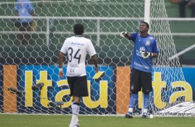 CORINTHIANS/SP X INTERNACIONAL/RS - em um lance da partida realizada esta tarde no estdio do Pacaembu, zona oeste da cidade, na primeira partida pelo Campeonato Brasileiro de 2009