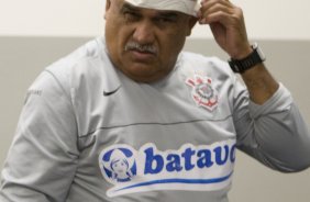 CORINTHIANS/SP X INTERNACIONAL/RS - nos vestirios antes da partida realizada esta tarde no estdio do Pacaembu, zona oeste da cidade, na primeira partida pelo Campeonato Brasileiro de 2009