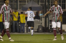 CORINTHIANS/SP X FLUMINENSE/RJ - em um lance da partida realizada esta noite no estdio do Pacaembu, zona oeste da cidade, na primeira partida vlida pelas quartas de final da Copa do Brasil 2009