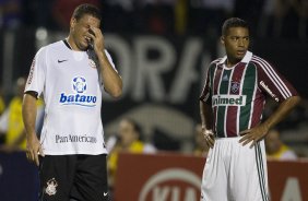 CORINTHIANS/SP X FLUMINENSE/RJ - em um lance da partida realizada esta noite no estdio do Pacaembu, zona oeste da cidade, na primeira partida vlida pelas quartas de final da Copa do Brasil 2009