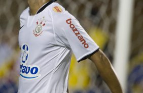 CORINTHIANS/SP X FLUMINENSE/RJ - em um lance da partida realizada esta noite no estdio do Pacaembu, zona oeste da cidade, na primeira partida vlida pelas quartas de final da Copa do Brasil 2009