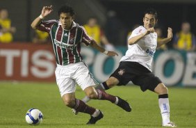 CORINTHIANS/SP X FLUMINENSE/RJ - em um lance da partida realizada esta noite no estádio do Pacaembu, zona oeste da cidade, na primeira partida válida pelas quartas de final da Copa do Brasil 2009