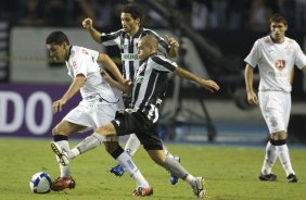 BOTAFOGO/RJ X CORINTHIANS/SP - em um lance da partida realizada esta noite no estdio do Engenho, vlido pelo Campeonato Brasileiro de 2009