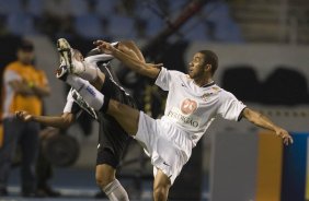 BOTAFOGO/RJ X CORINTHIANS/SP - em um lance da partida realizada esta noite no estádio do Engenhão, válido pelo Campeonato Brasileiro de 2009