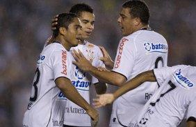 FLUMINENSE/RJ X CORINTHIANS/SP - em um lance da partida realizada esta noite no estádio do Maracanã, válida pela decisão nas oitavas de final da Copa do Brasil 2009