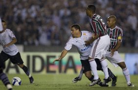 FLUMINENSE/RJ X CORINTHIANS/SP - em um lance da partida realizada esta noite no estádio do Maracanã, válida pela decisão nas oitavas de final da Copa do Brasil 2009