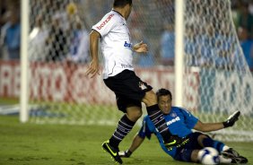 FLUMINENSE/RJ X CORINTHIANS/SP - em um lance da partida realizada esta noite no estádio do Maracanã, válida pela decisão nas oitavas de final da Copa do Brasil 2009