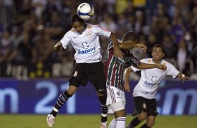 FLUMINENSE/RJ X CORINTHIANS/SP - em um lance da partida realizada esta noite no estádio do Maracanã, válida pela decisão nas oitavas de final da Copa do Brasil 2009